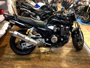 YAMAHAの黒いバイク